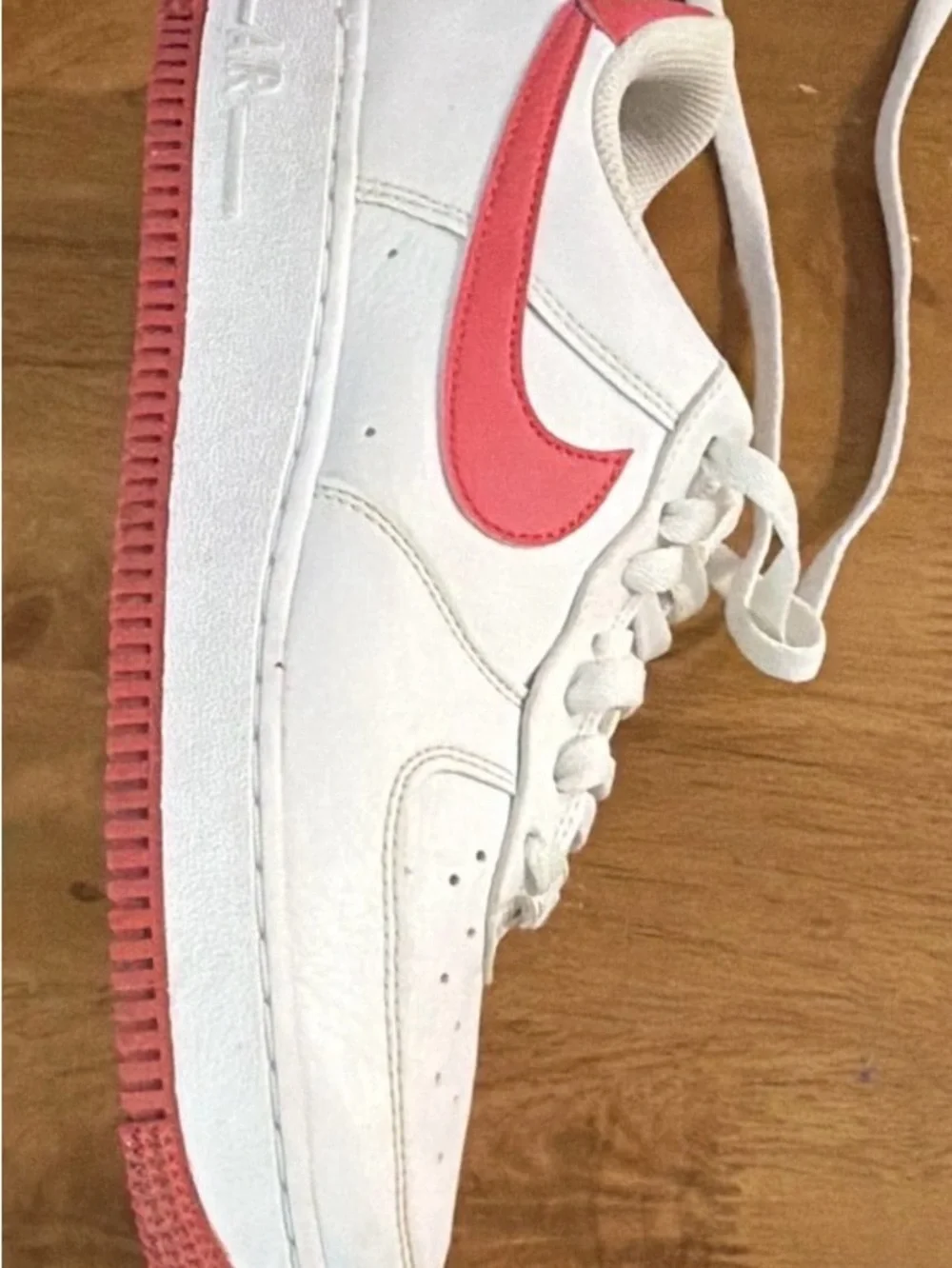 Nike Women's Athletic Shoes White with Red Accents - Picture 5 of 9